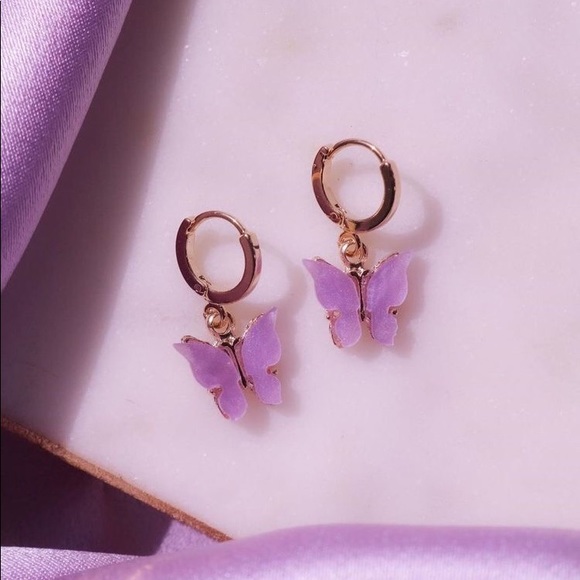 NWT UO Bri Mini Butterfly Charm Hoop Earring - Picture 2 of 7